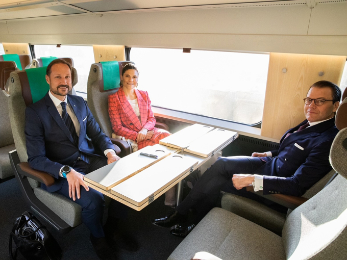 On the train from Stockholm to Gothenburg. Photo: Sara Fridberg / The Royal Court of Sweden